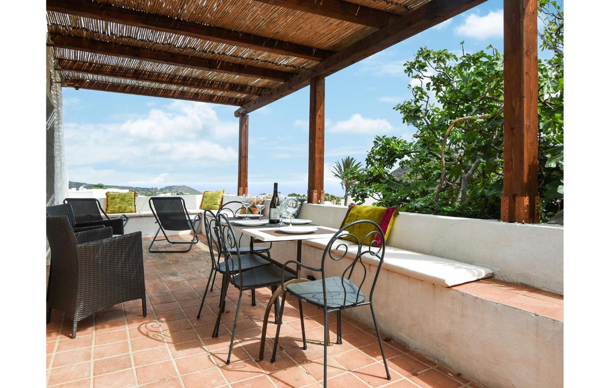 Stunning In Pantelleria With Wifi